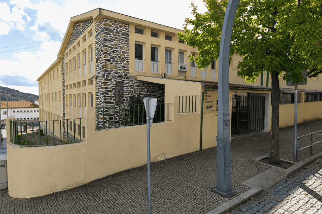 Escola Básica e Secundária de Mogadouro